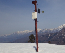 写真：積雪深計/レーザ変位計